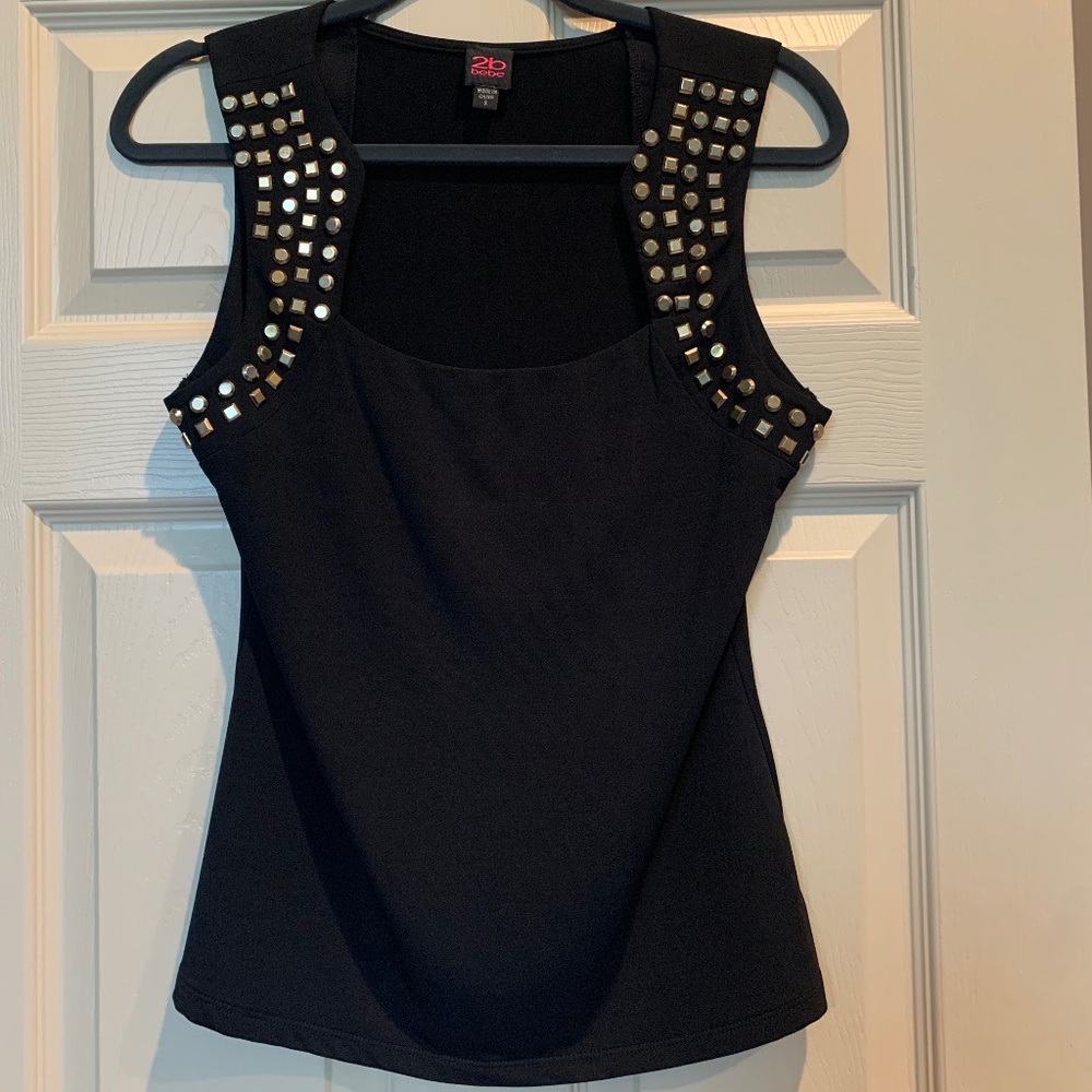 2b Bebe Black /Gold Studded Sleeveless Top sz S